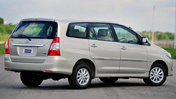 6 Seater Toyota Innova